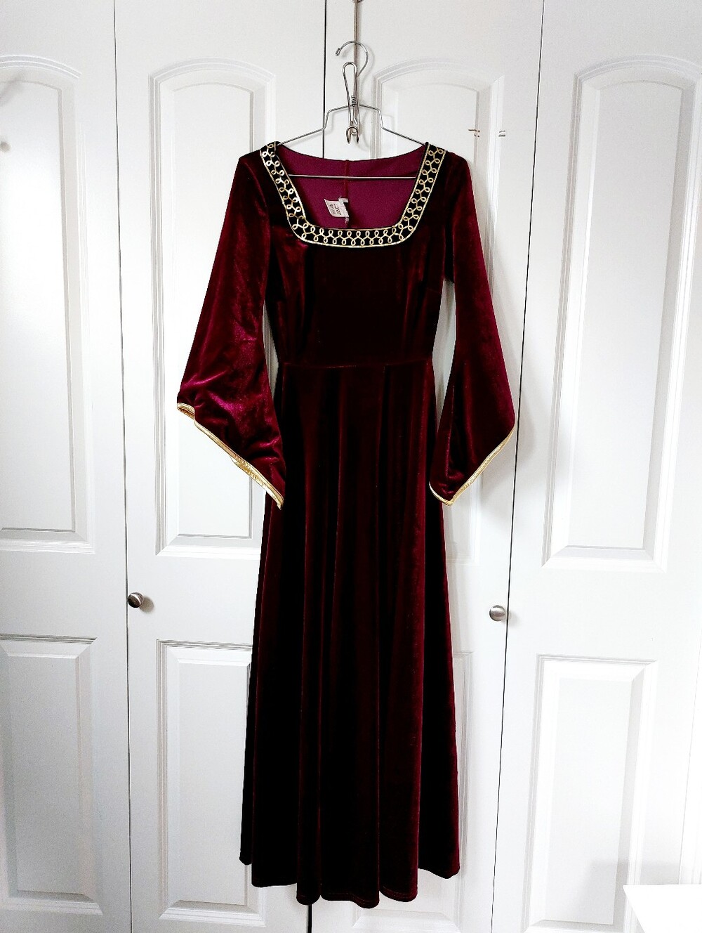Mother Gothel Burgundy Velvet Renaissance Dress XS Disney Halloween Costume